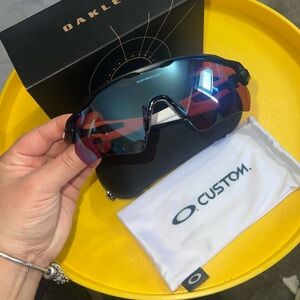 Oakley Black and Pink VR Headset with Sleek Design